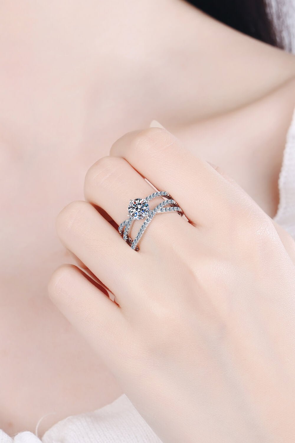 1 Carat Moissanite Crisscross Ring - Analia's Boutiques