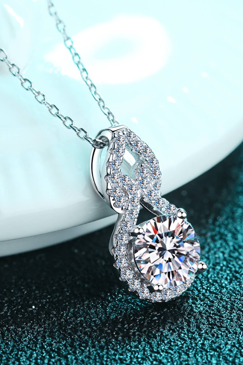 1 Carat Moissanite Pendant Necklace - Analia's Boutiques